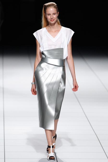 Quirine Engel shows Paris S/S 2014 Issey Miyake